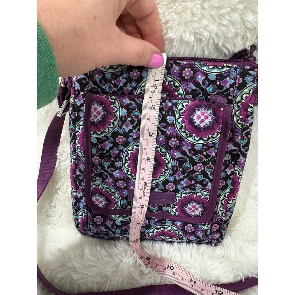Vera Bradley Hipster Crossbody Bag Womens Medium Purple Paisley Quilted - Picture 2 of 9